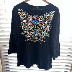 SABAKU ARTWEAR BLACK 3/4 SLEEVE LENGTH TSHIRT W/ COLORFUL FLORAL & FAUNA DESIGN